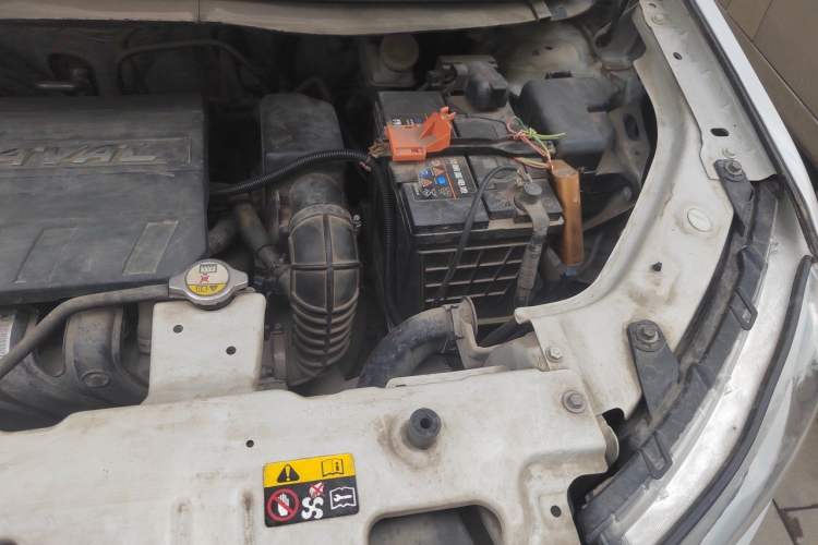 Used Haval H1 2015 1.5L AMT Luxury Model Engine Bay Left