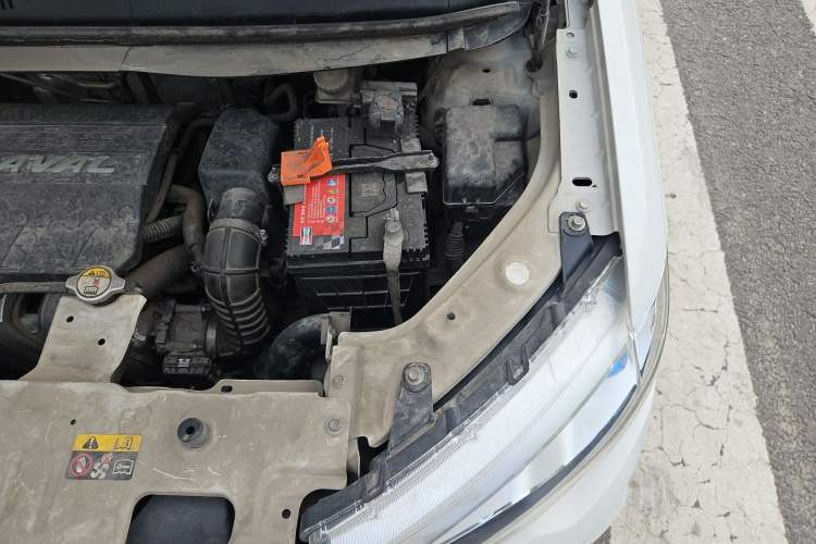 Used Haval H1 2015 1.5L AMT Luxury Model Engine Bay Left