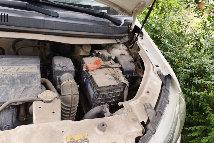 Used Haval H1 2015 1.5L AMT Luxury Model Engine Bay Left