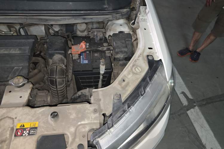 Used Haval H1 2015 1.5L AMT Luxury Model Engine Bay Left
