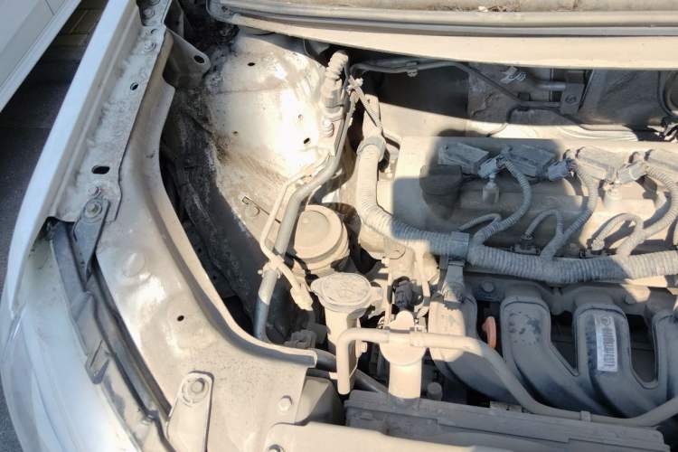 Used Haval H1 2015 1.5L AMT Luxury Model Engine Bay Right