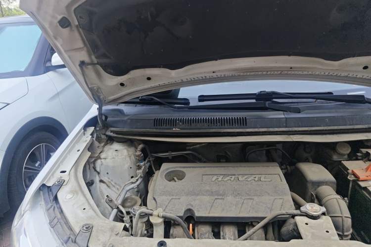Used Haval H1 2015 1.5L AMT Luxury Model Engine Bay Right