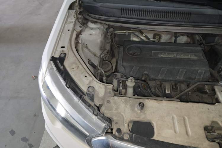 Used Haval H1 2015 1.5L AMT Luxury Model Engine Bay Right