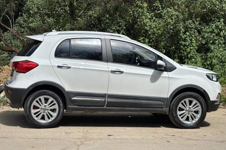 Used Haval H1 2015 1.5L AMT Urban Model Exterior 4