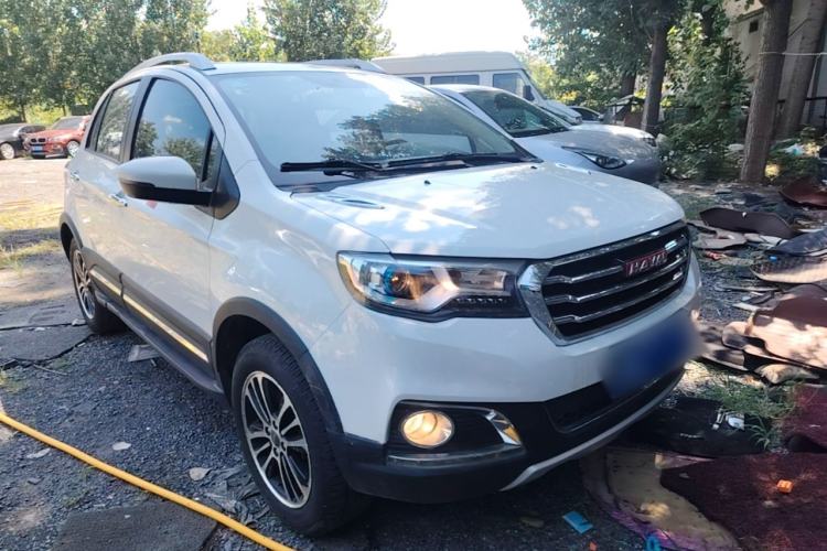 Used Haval H1 2015 1.5L AMT Luxury Model Front Right 45 Deg