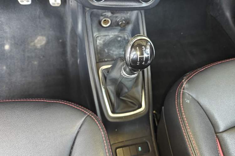 Used Haval H1 2015 1.5L Manual Luxury Model Gear Lever
