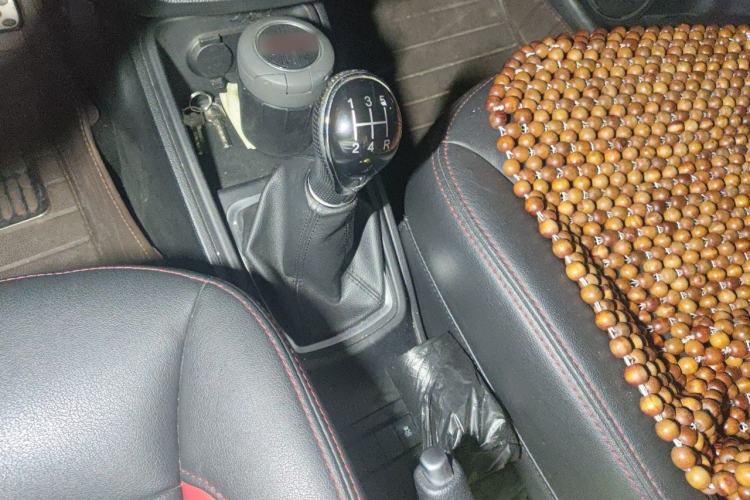 Used Haval H1 2015 1.5L Manual Luxury Model Gear Lever
