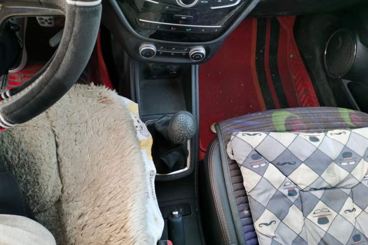 Used Haval H1 2015 1.5L Manual Luxury Model Gear Lever