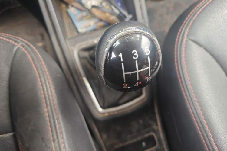 Used Haval H1 2015 1.5L Manual Luxury Model Gear Lever