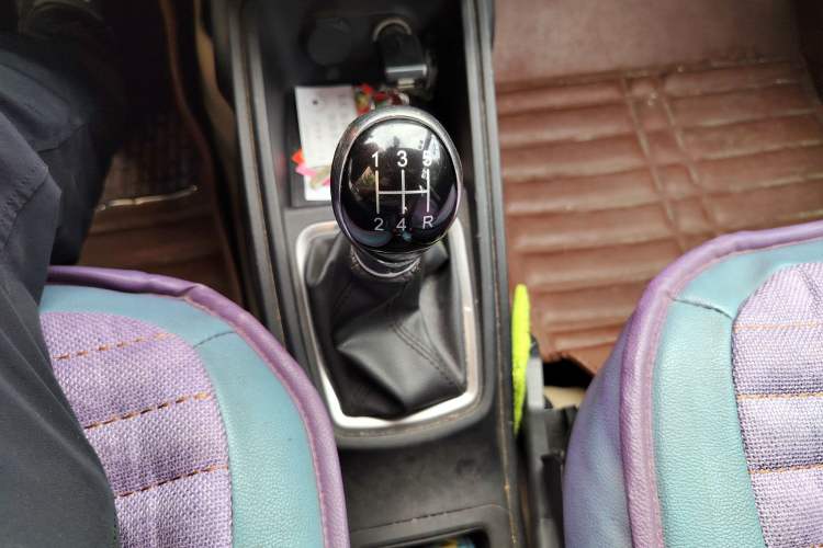 Used Haval H1 2015 1.5L Manual Urban Model Gear Lever