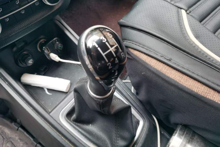 Used Haval H1 2015 1.5L Manual Urban Model Gear Lever
