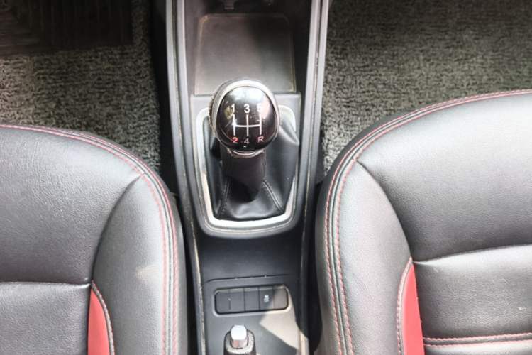 Used Haval H1 2015 1.5L Manual Luxury Model Gear Lever