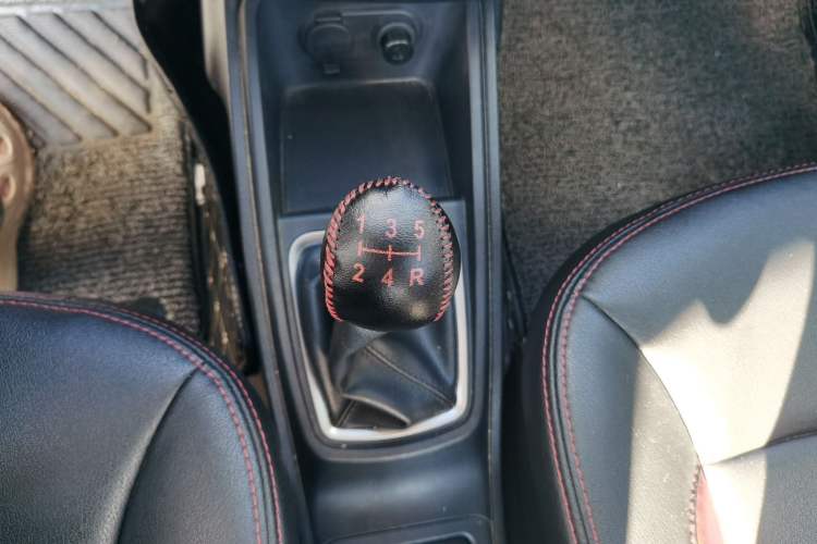 Used Haval H1 2015 1.5L Manual Urban Model Gear Lever