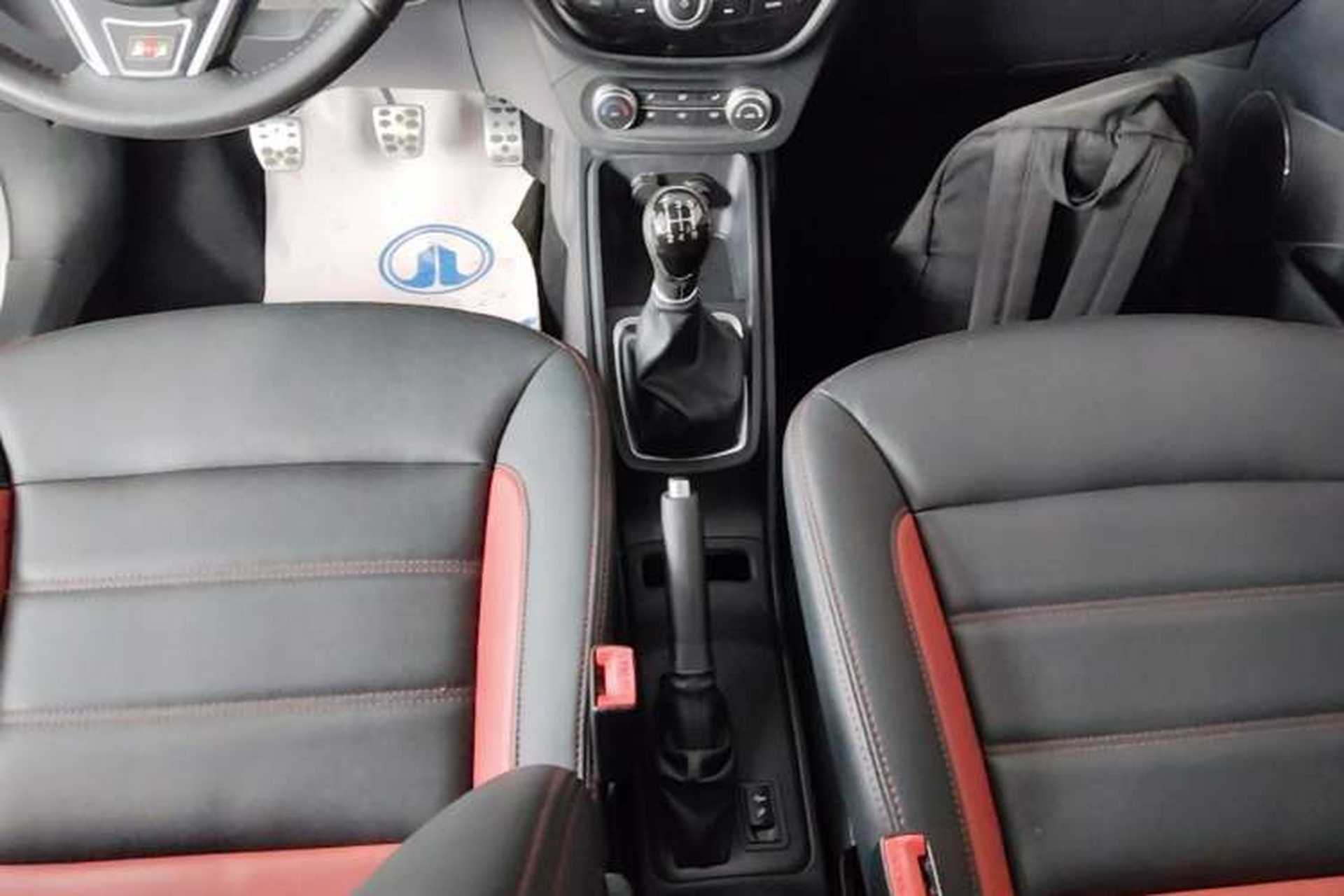 Used Haval H1 2015 1.5L Manual Urban Model Gear Lever