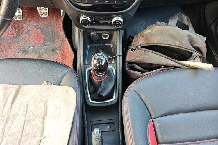 Used Haval H1 2015 1.5L Manual Luxury Model Gear Lever