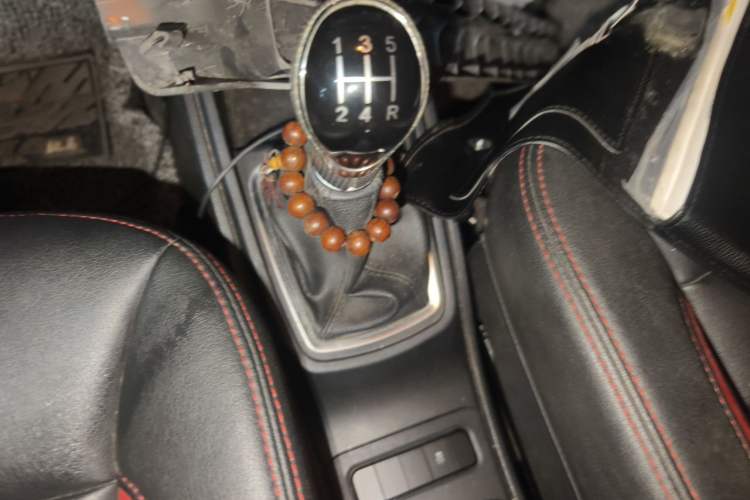 Used Haval H1 2015 1.5L Manual Luxury Model Gear Lever