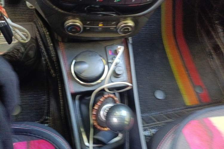 Used Haval H1 2015 1.5L Manual Urban Model Gear Lever