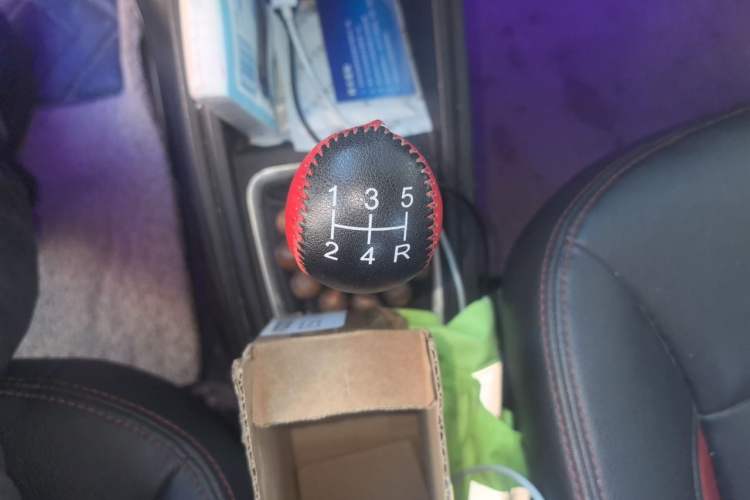 Used Haval H1 2015 1.5L Manual Luxury Model Gear Lever