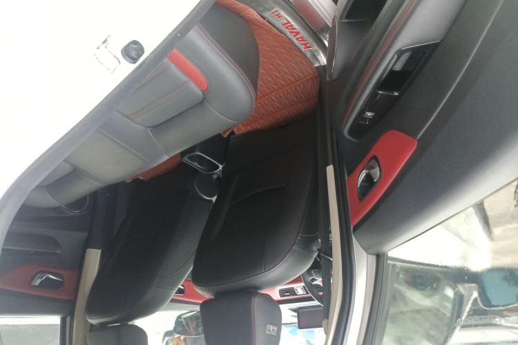 Used Haval H1 2015 1.5L Manual Luxury Model Interior 2
