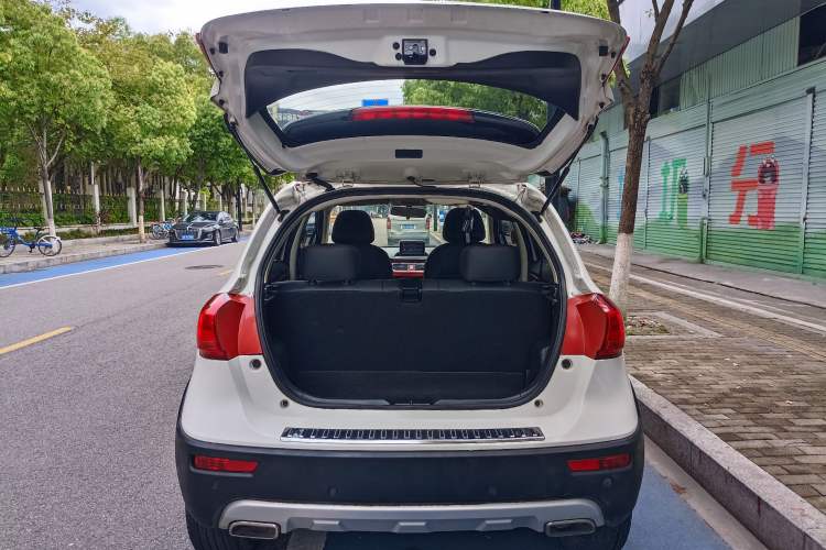 Used Haval H1 2015 1.5L Manual Luxury Model Interior 2