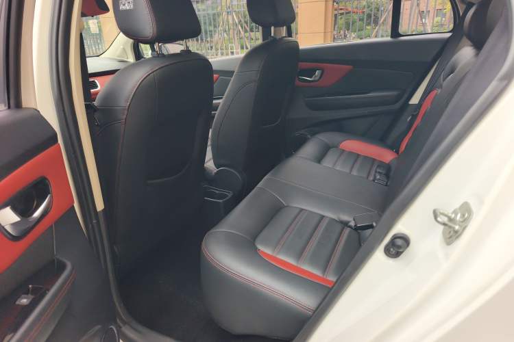 Used Haval H1 2015 1.5L Manual Urban Model Interior 2