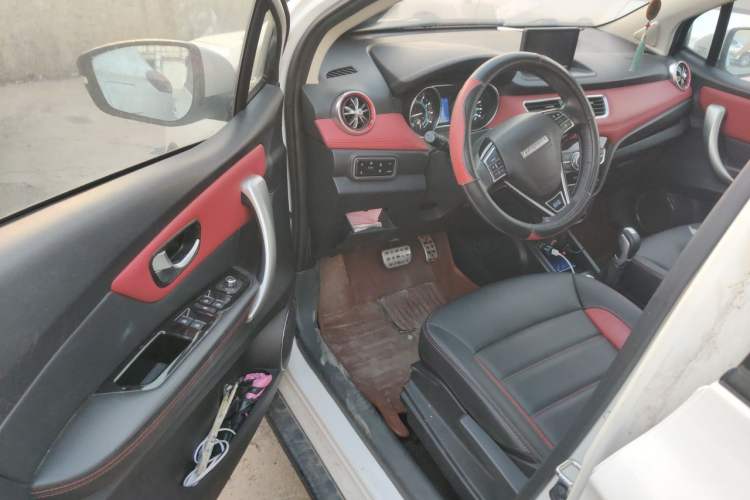 Used Haval H1 2015 1.5L AMT Luxury Model Interior 3