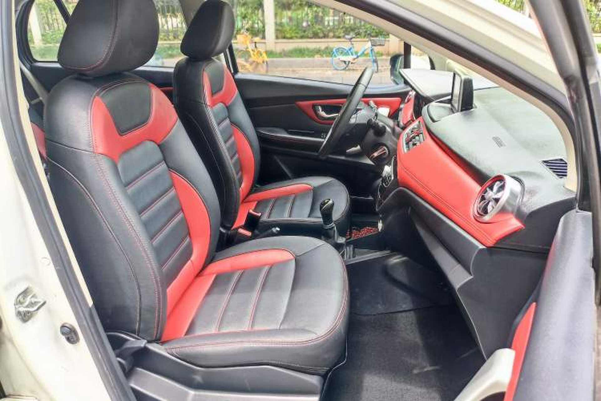 Used Haval H1 2015 1.5L Manual Luxury Model Interior 4