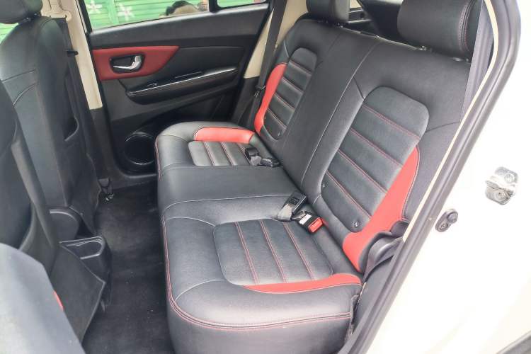 Used Haval H1 2015 1.5L Manual Luxury Model Interior 5