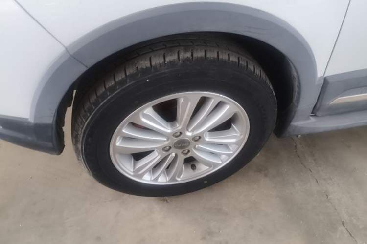 Used Haval H1 2015 1.5L Manual Urban Model Left Front Wheel Hub