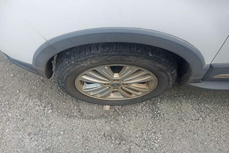 Used Haval H1 2015 1.5L Manual Urban Model Left Front Wheel Hub