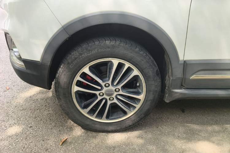 Used Haval H1 2015 1.5L Manual Luxury Model Left Front Wheel Hub