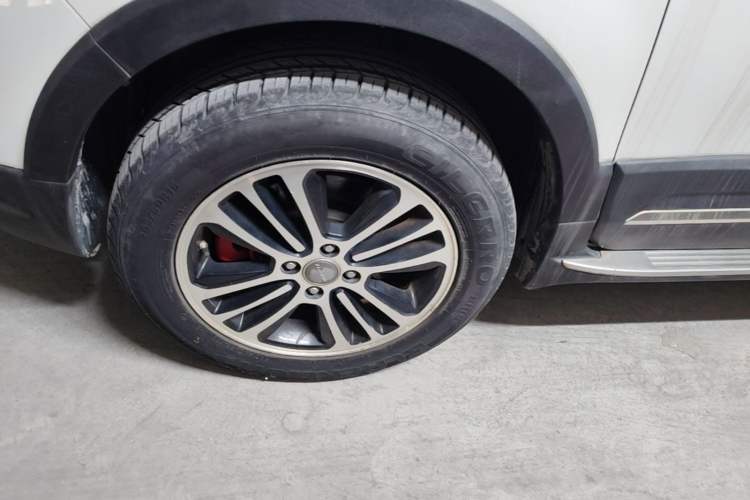 Used Haval H1 2015 1.5L Manual Luxury Model Left Front Wheel Hub