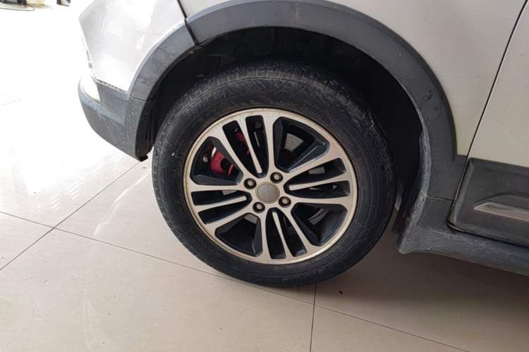 Used Haval H1 2015 1.5L AMT Luxury Model Left Front Wheel Hub