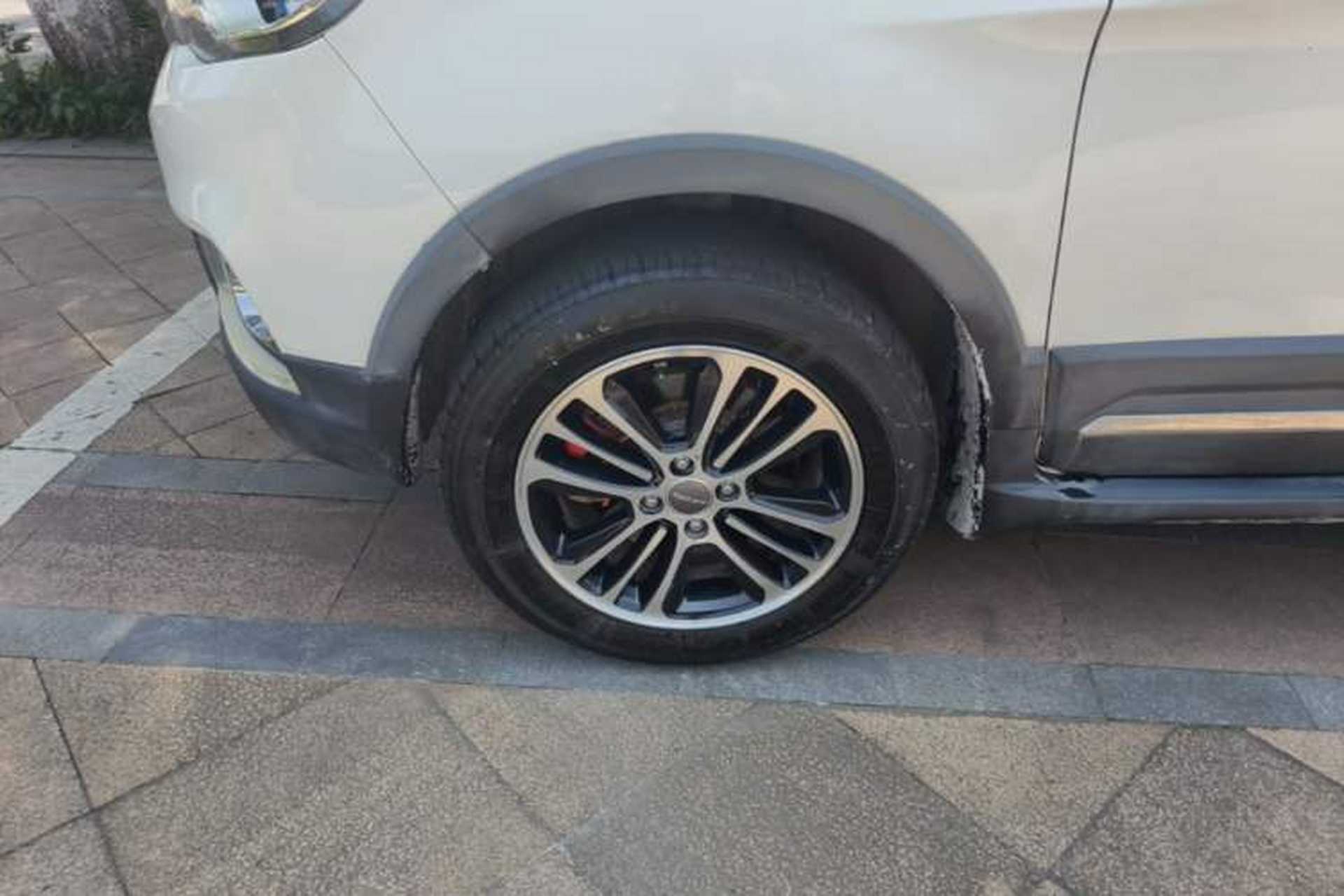 Used Haval H1 2015 1.5L Manual Luxury Model Left Front Wheel Hub