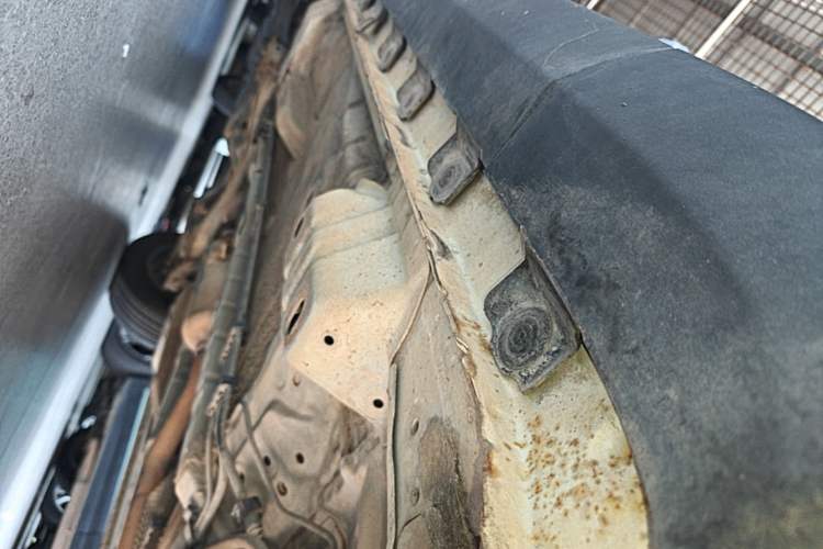 Used Haval H1 2015 1.5L Manual Luxury Model Left Side Sill