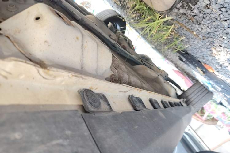 Used Haval H1 2015 1.5L AMT Luxury Model Left Side Sill