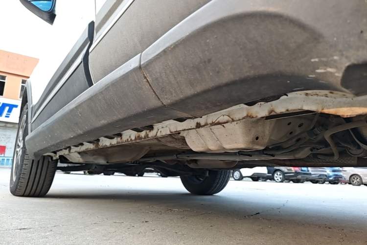 Used Haval H1 2015 1.5L Manual Luxury Model Left Side Sill