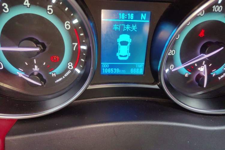 Used Haval H1 2015 1.5L AMT Luxury Model Odometer Close Up