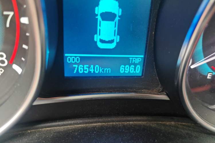 Used Haval H1 2015 1.5L Manual Luxury Model Odometer Close Up