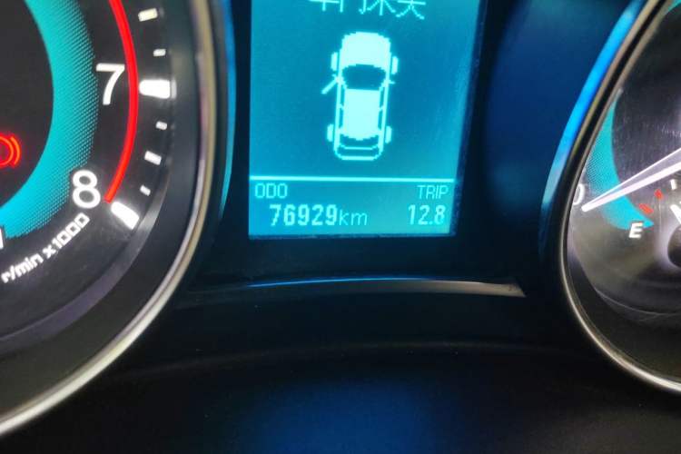 Used Haval H1 2015 1.5L AMT Luxury Model Odometer Close Up