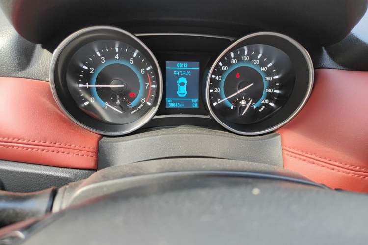 Used Haval H1 2015 1.5L Manual Luxury Model Odometer Close Up