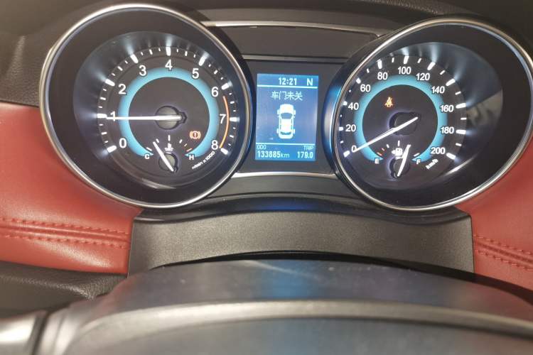 Used Haval H1 2015 1.5L AMT Luxury Model Odometer Close Up