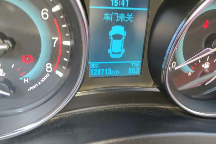 Used Haval H1 2015 1.5L Manual Luxury Model Odometer Close Up