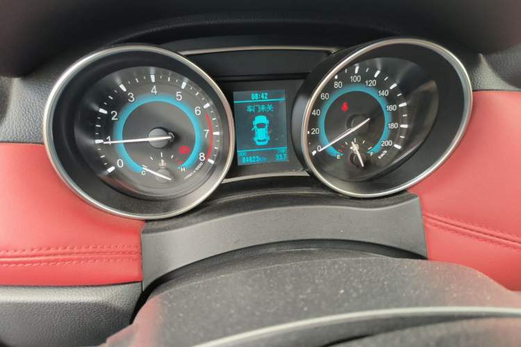 Used Haval H1 2015 1.5L Manual Luxury Model Odometer Close Up
