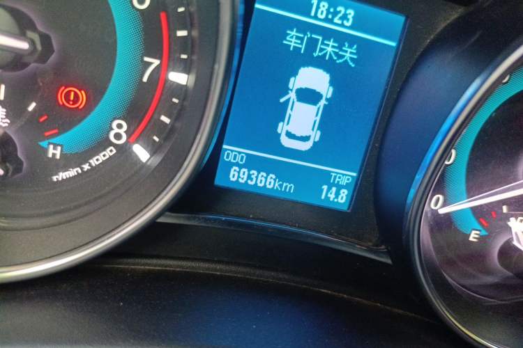Used Haval H1 2015 1.5L Manual Urban Model Odometer Close Up