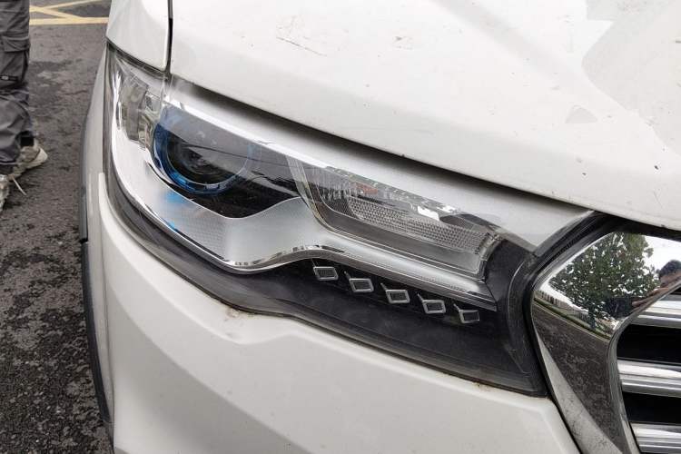 Used Haval H1 2015 1.5L Manual Luxury Model Right Front Headlight