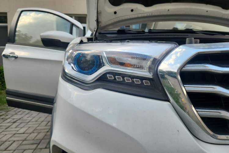 Used Haval H1 2015 1.5L AMT Luxury Model Right Front Headlight