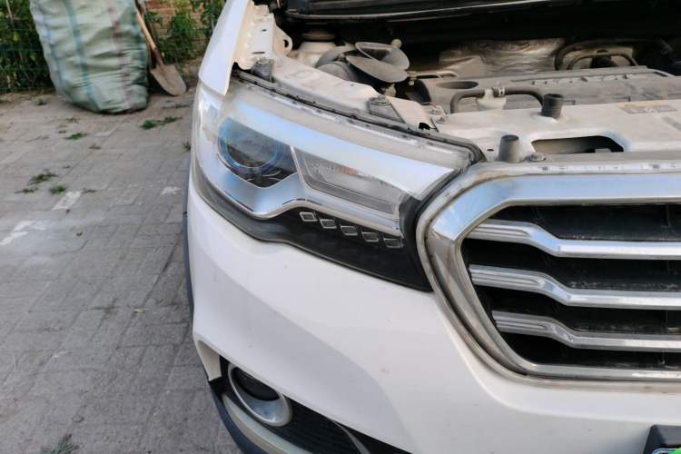 Used Haval H1 2015 1.5L Manual Luxury Model Right Front Headlight