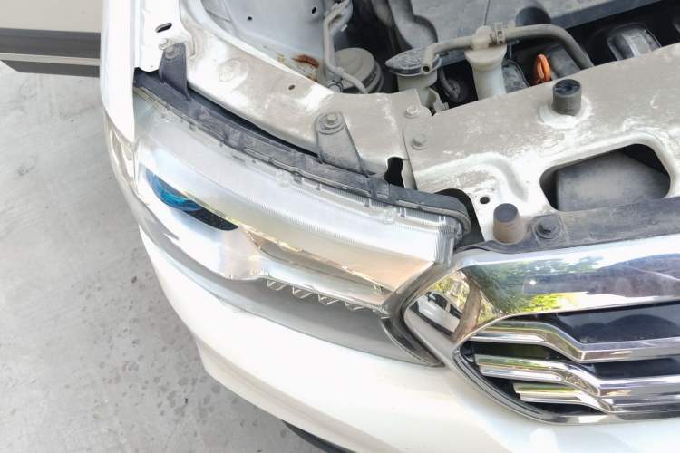 Used Haval H1 2015 1.5L Manual Luxury Model Right Front Headlight