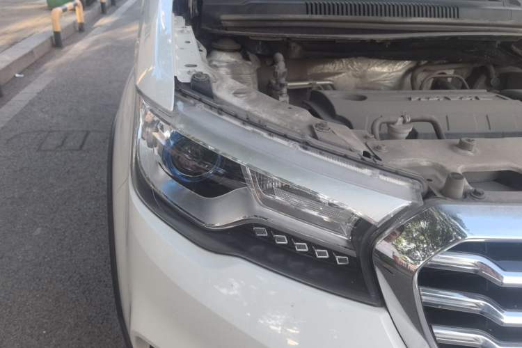 Used Haval H1 2015 1.5L Manual Luxury Model Right Front Headlight
